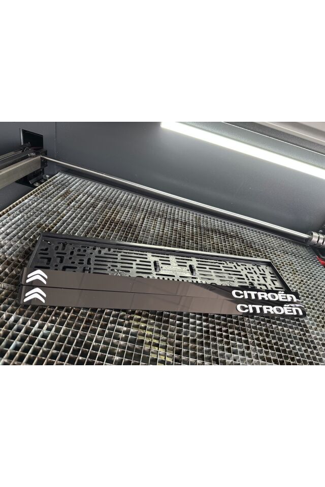 Cıtroen Uyumlu 3d Kabrtmalı Pleksi Araba Plakalığı 1 Takım